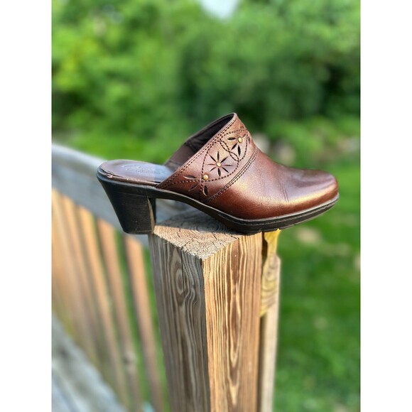 Clarks Bendables Wedge Heel Clog Brown Leather Womens Size 7.5 M - Picture 3 of 12